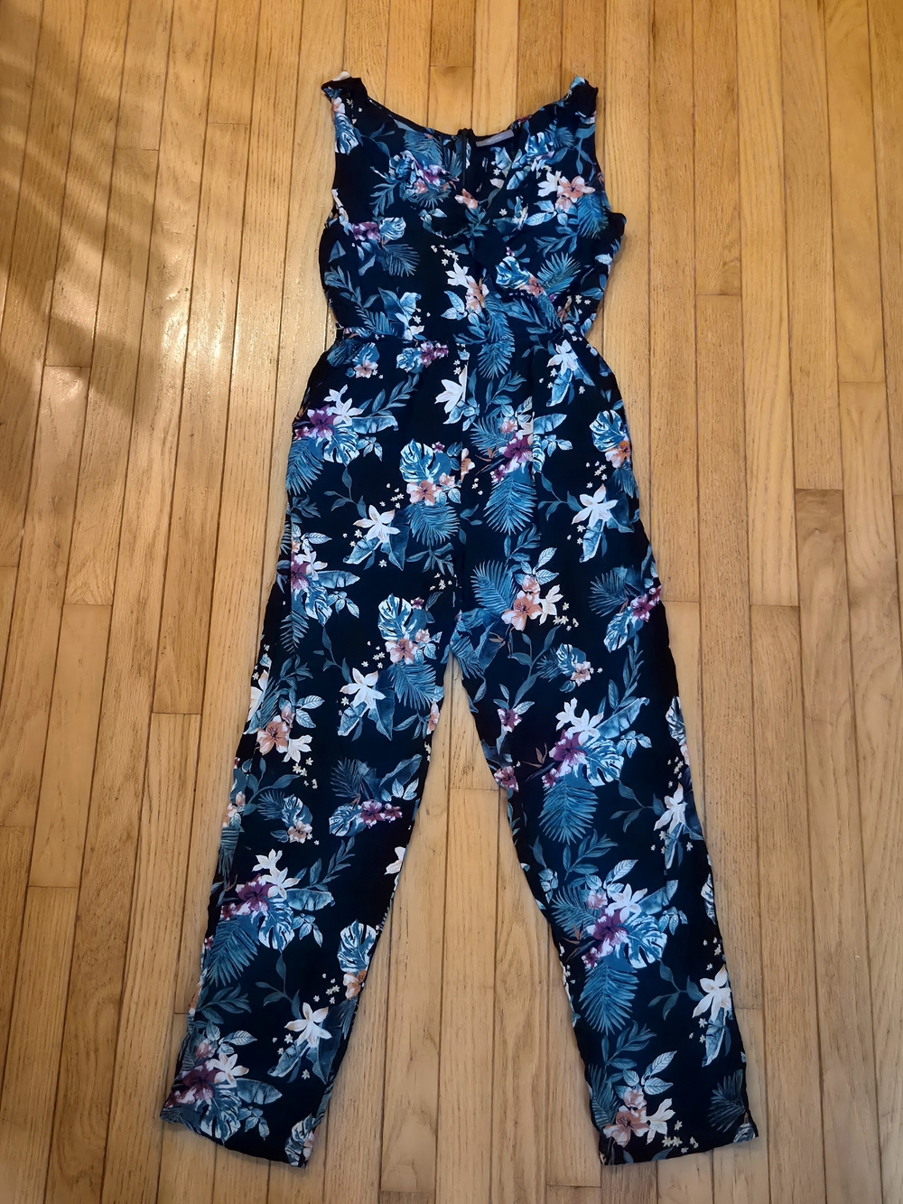 ​Yessica Floral Tropical Sleeveless Jumpsuit V-Neck Pockets Navy Blue